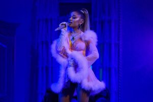 Ariana Grande – 34 35